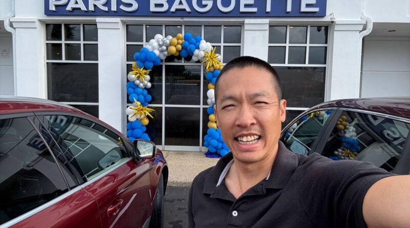 Exterior grand opening photo of Louisville’s first Paris Baguette in Kentucky with storefront balloons.